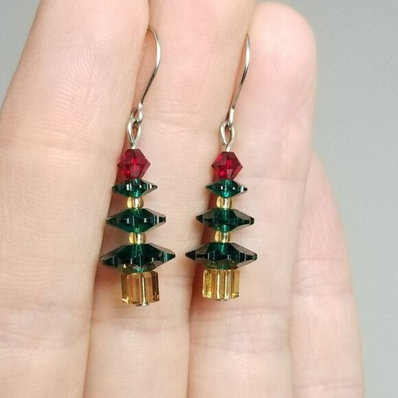 Vintage Beaded Christmas Tree Shape Dangle Earrings, Red Green, Estate - Picture 5 of 5